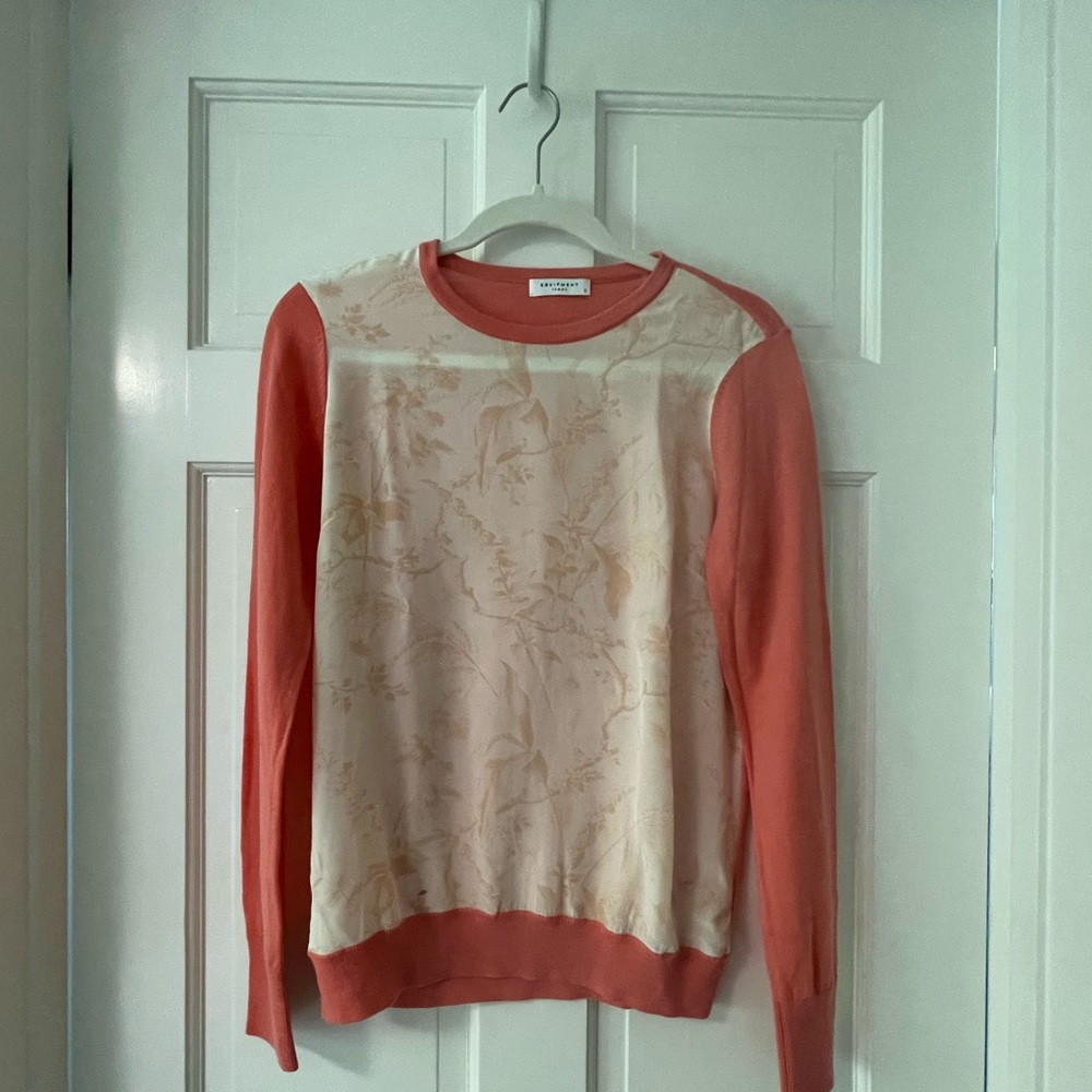 Two tone pattern equipment sweater